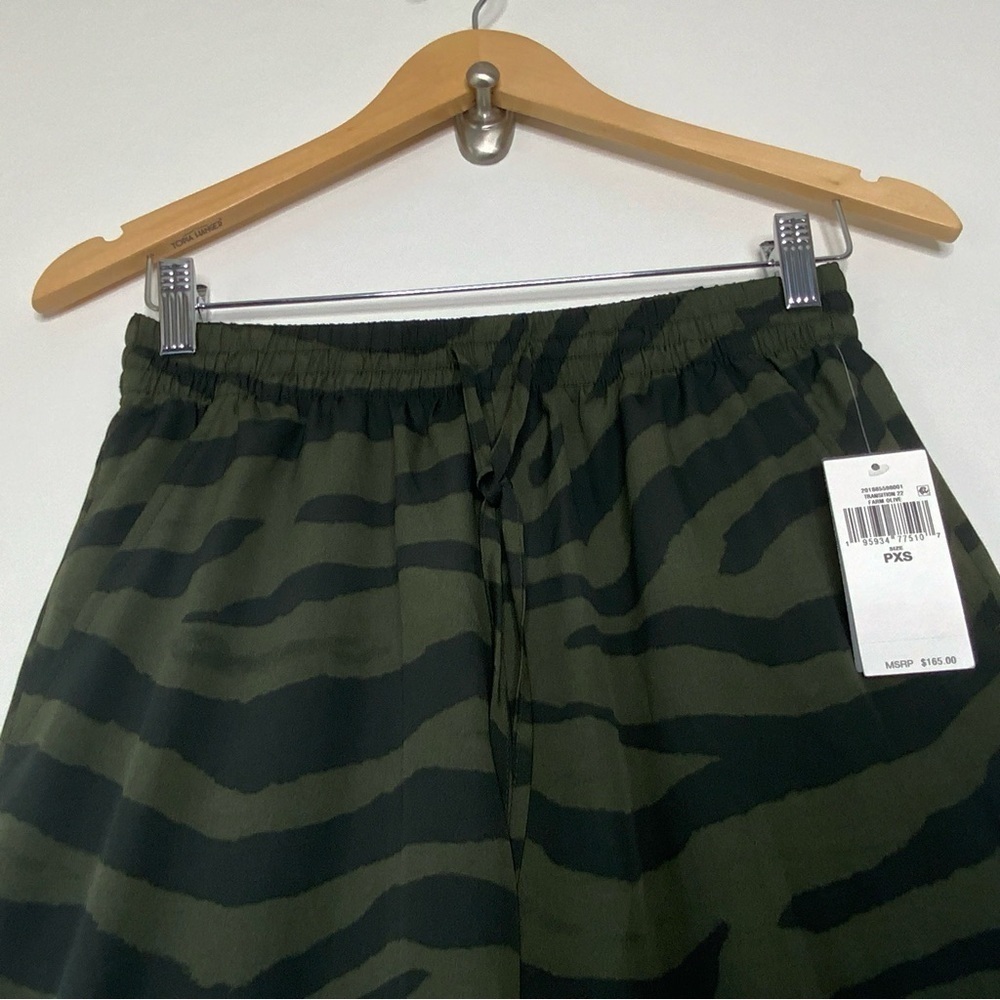 Lauren Ralph Lauren Petite Zebra Print Crepe Wide Leg Pant Green/Black XSP (NWT) - Picture 3 of 7
